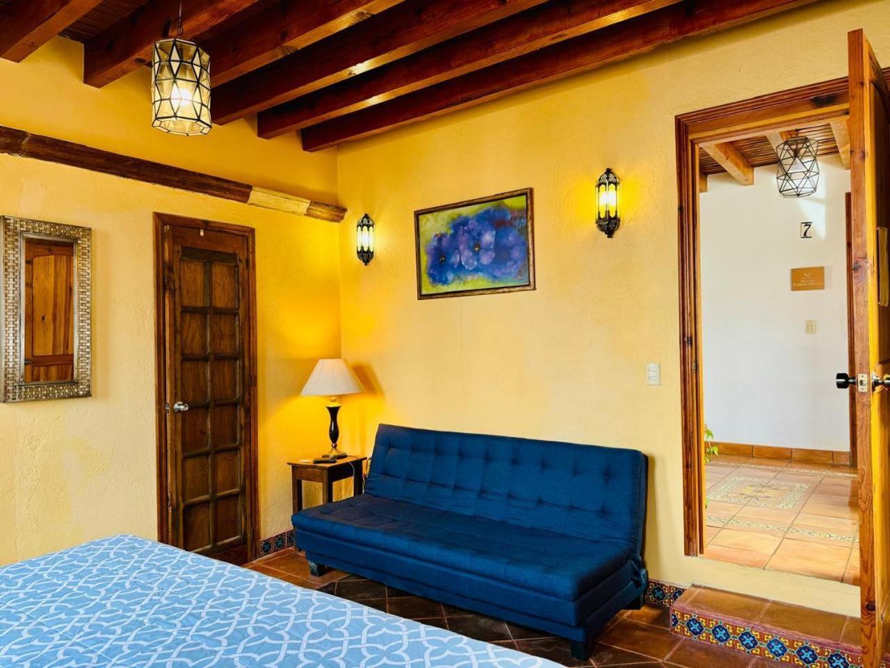 La Casa Veintidos Bed & Breakfast Guanajuato Exterior photo